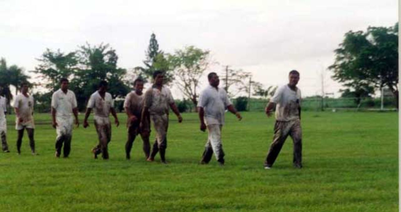 Wet players, Crompton Cup, 2001