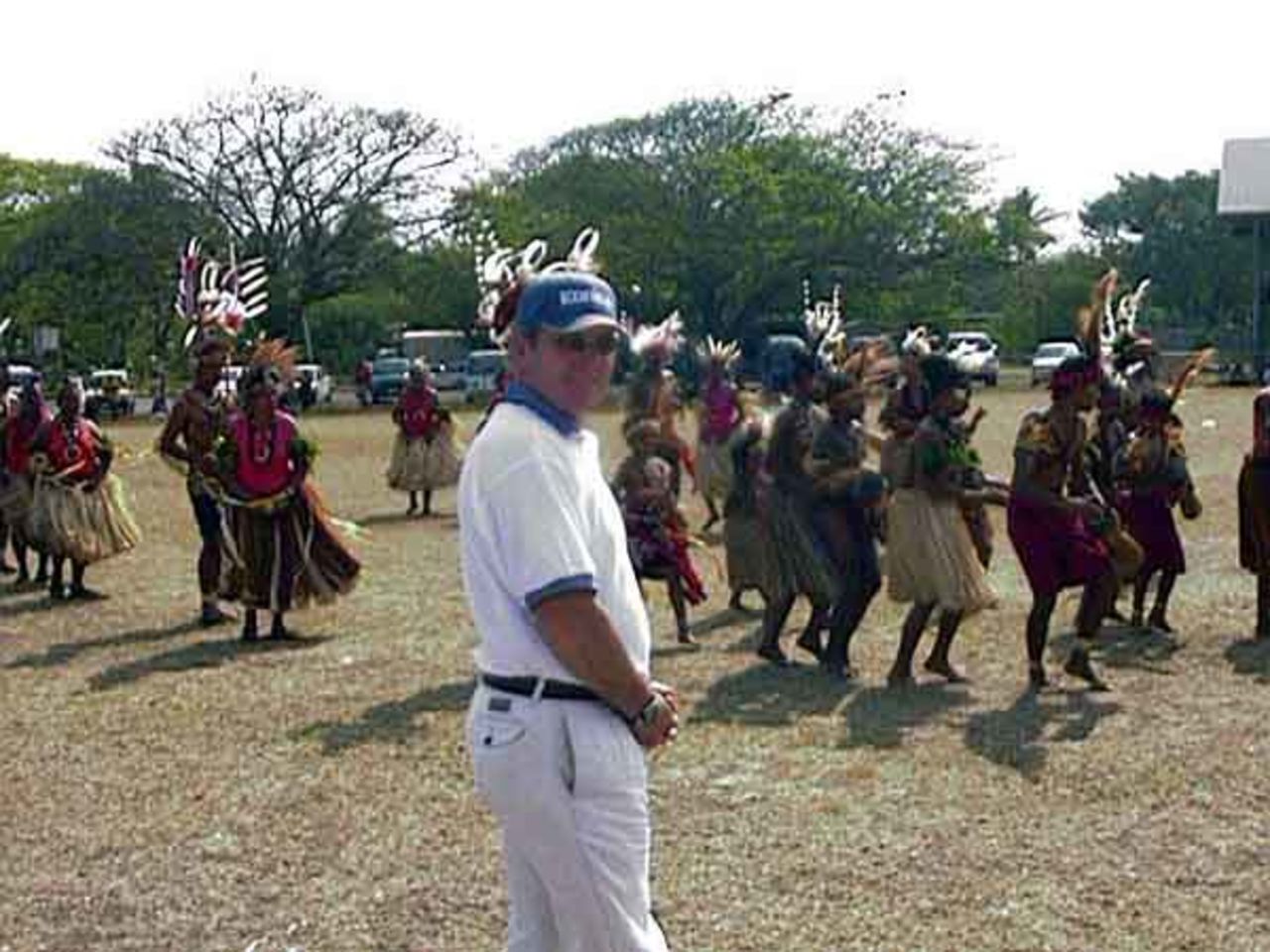 Allan Border with PNG dancers