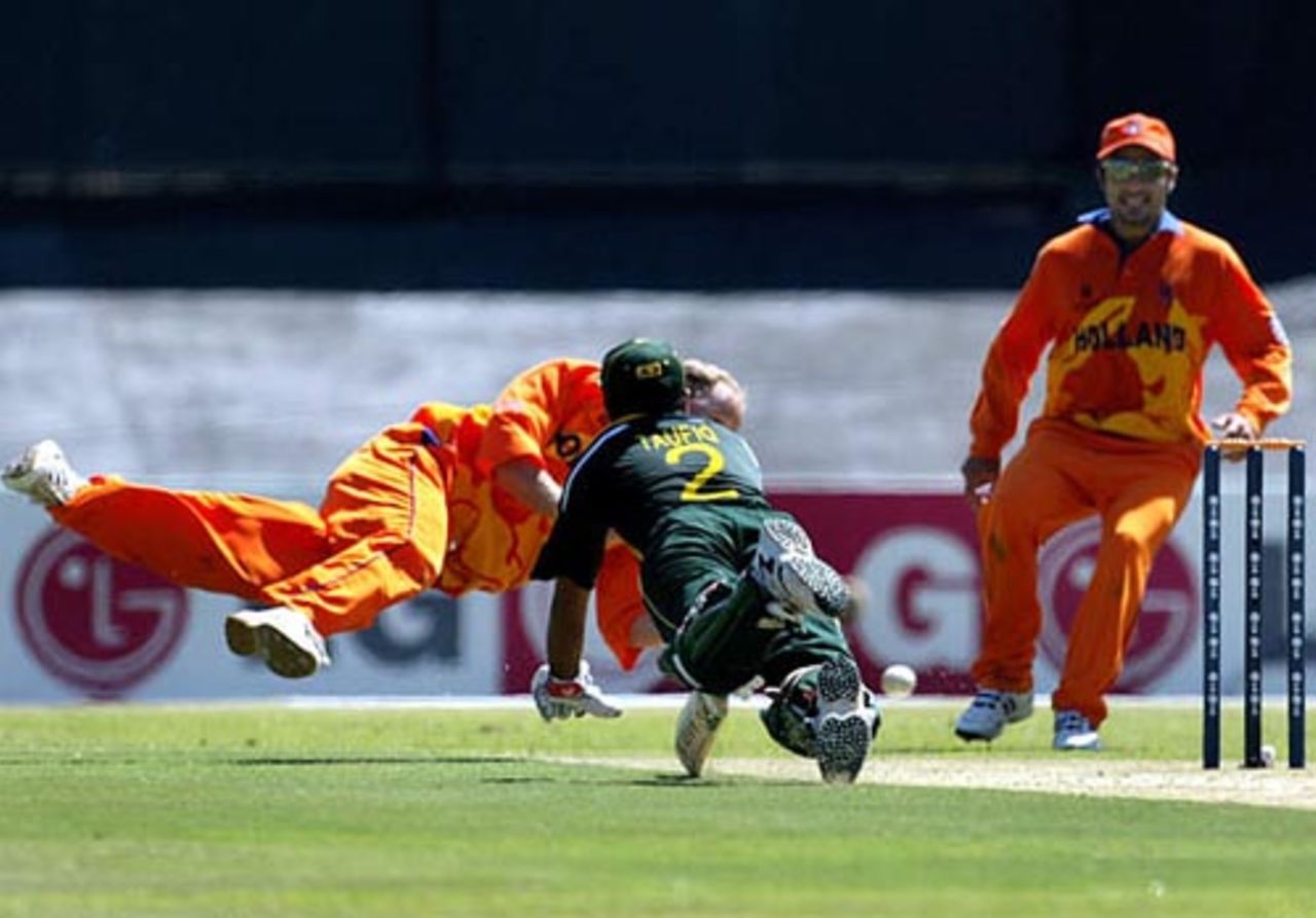World Cup, 2003 - Netherlands v Pakistan at Paarl, 25th February 2003