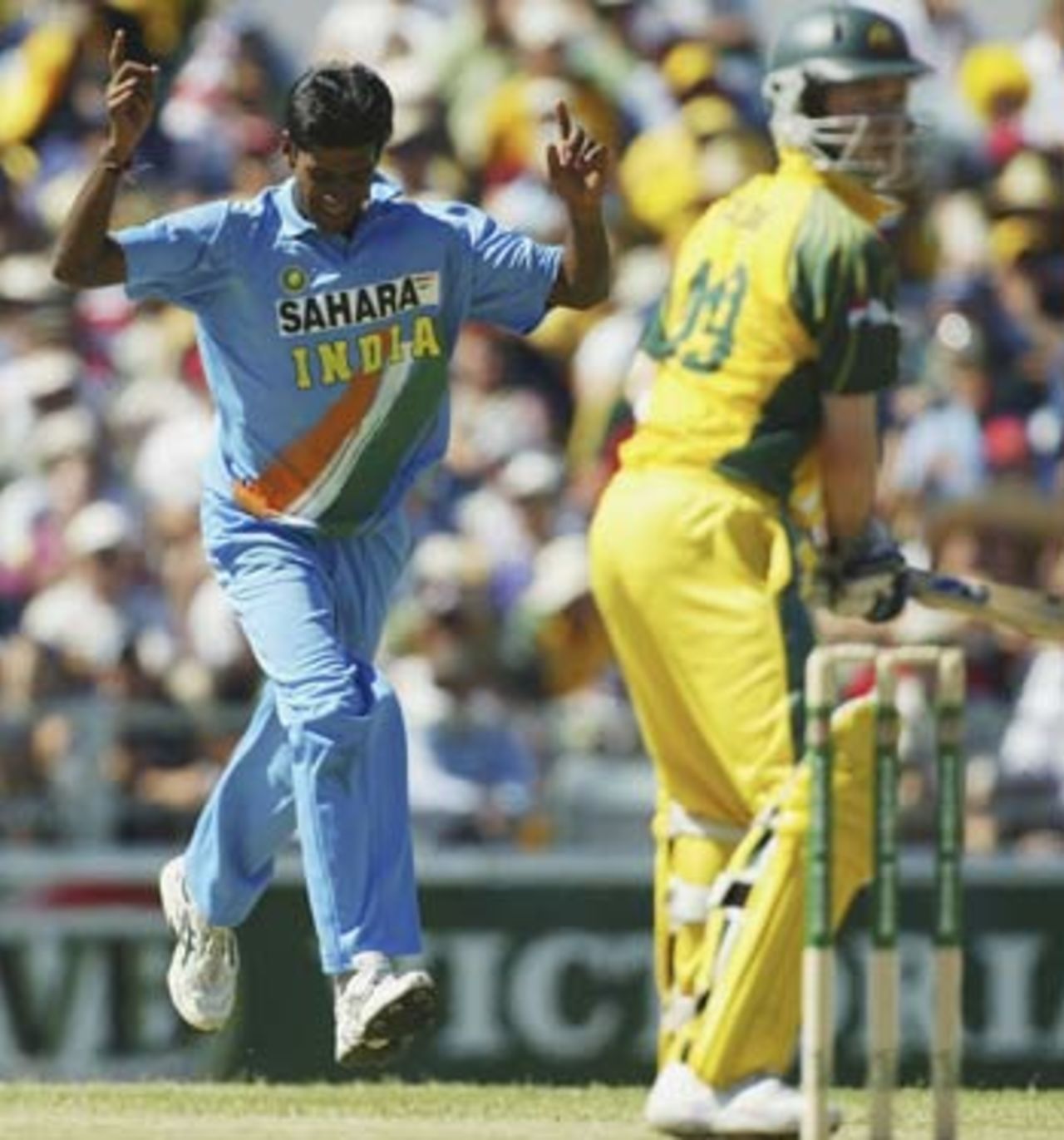 Lakshmipathy Balaji gives India some hope, dismissing Michael Clarke cheaply, Australia v India, 11th match, VB Series, Perth, February 1, 2004