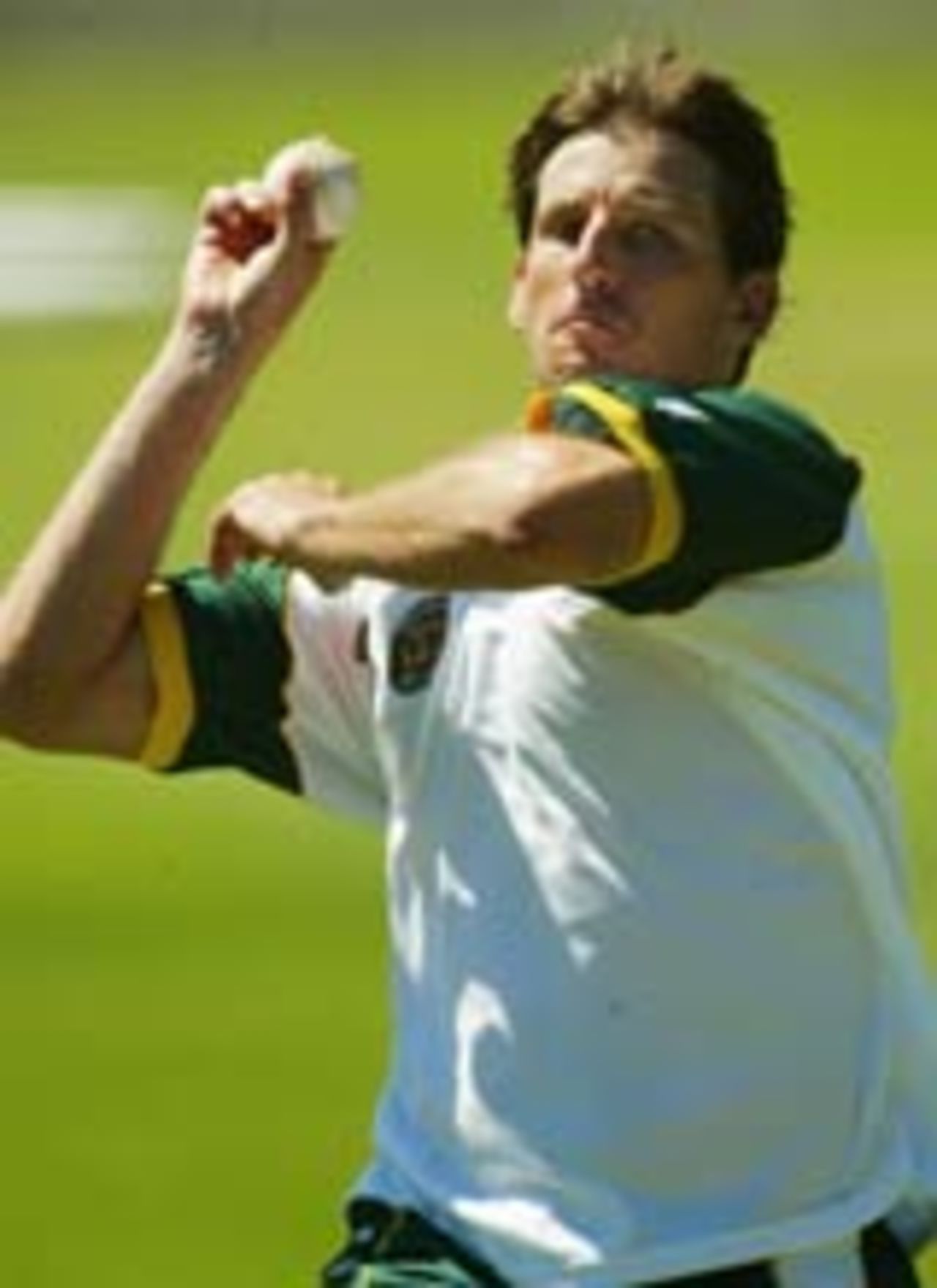 Michael Kasprowicz bowls in the nets, Melbourne, February 5, 2004