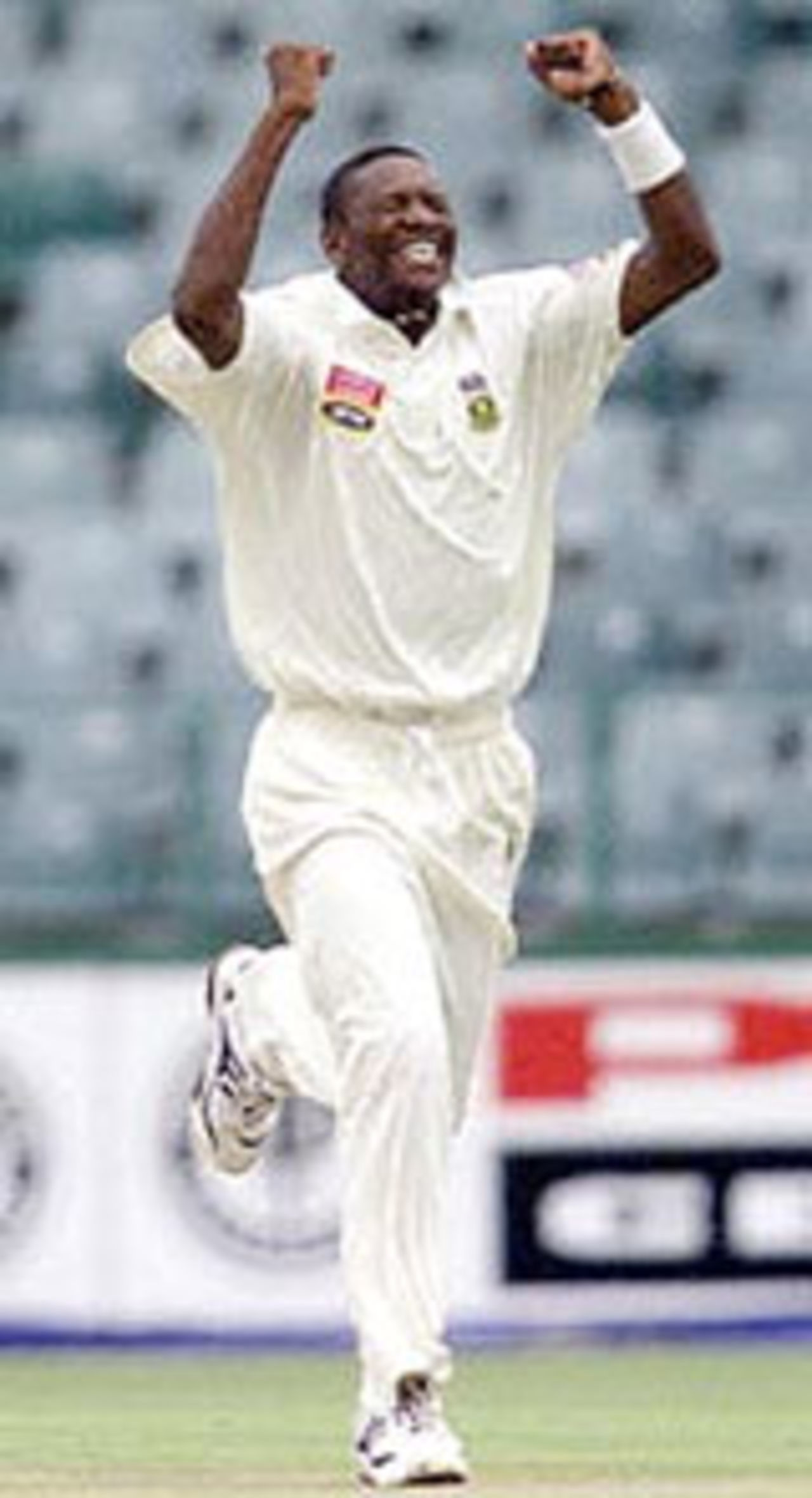 Mfuneko Ngam celebrates a wicket, South Africa v New Zealand, 3rd Test, December 9, 2000