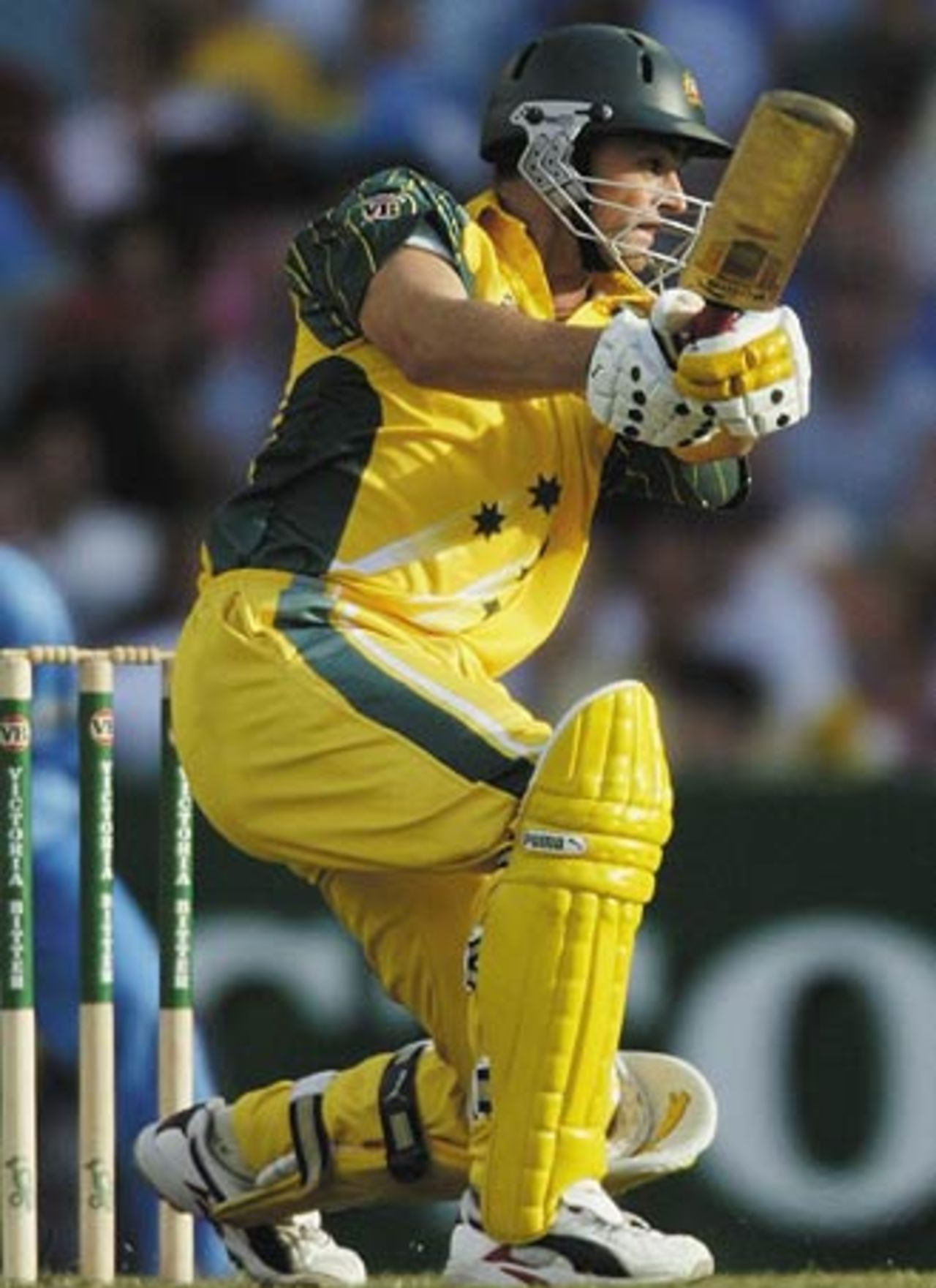 Adam Gilchrist executes a ferocious cut as Australia gallop, Australia v India, VB Series, 1st final, Melbourne, February 6, 2004