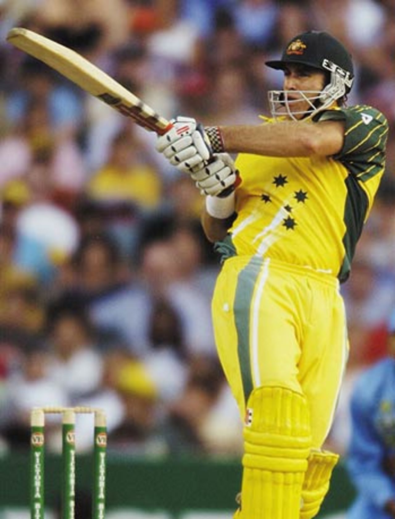 Matthew Hayden plays a few aggressive shots as the run-rate soars, Australia v India, VB Series, 1st final, Melbourne, February 6, 2004