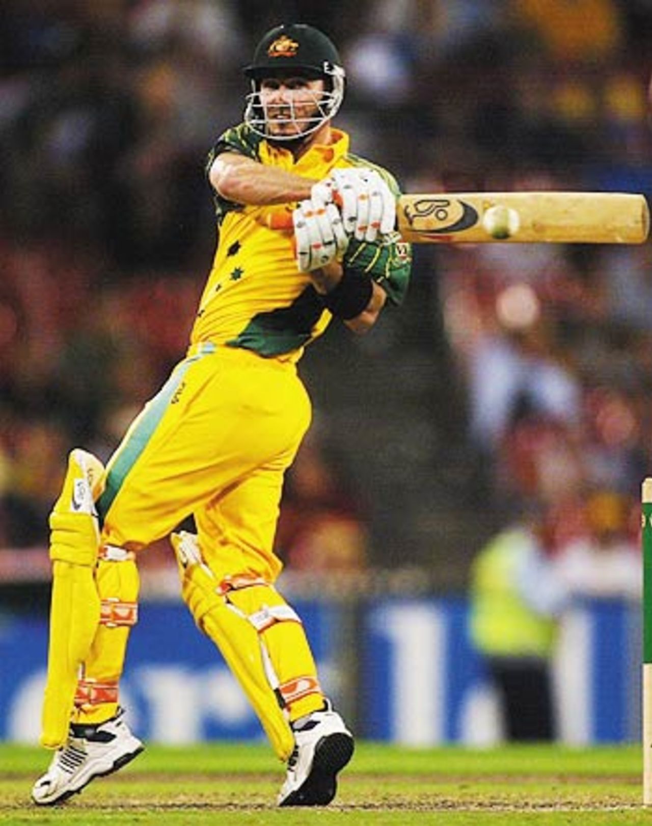 Damien Martyn applies the finishing touches as Australia romp home, Australia v India, VB Series, 1st final, Melbourne, February 6, 2004