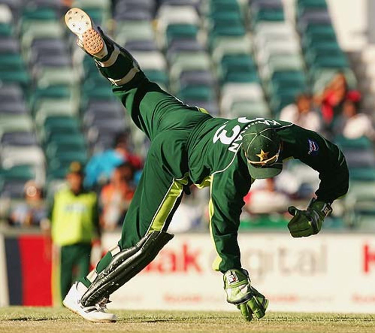 Kamran Akmal takes a tumble, Pakistan v West Indies, VB Series, Perth, February 1, 2005