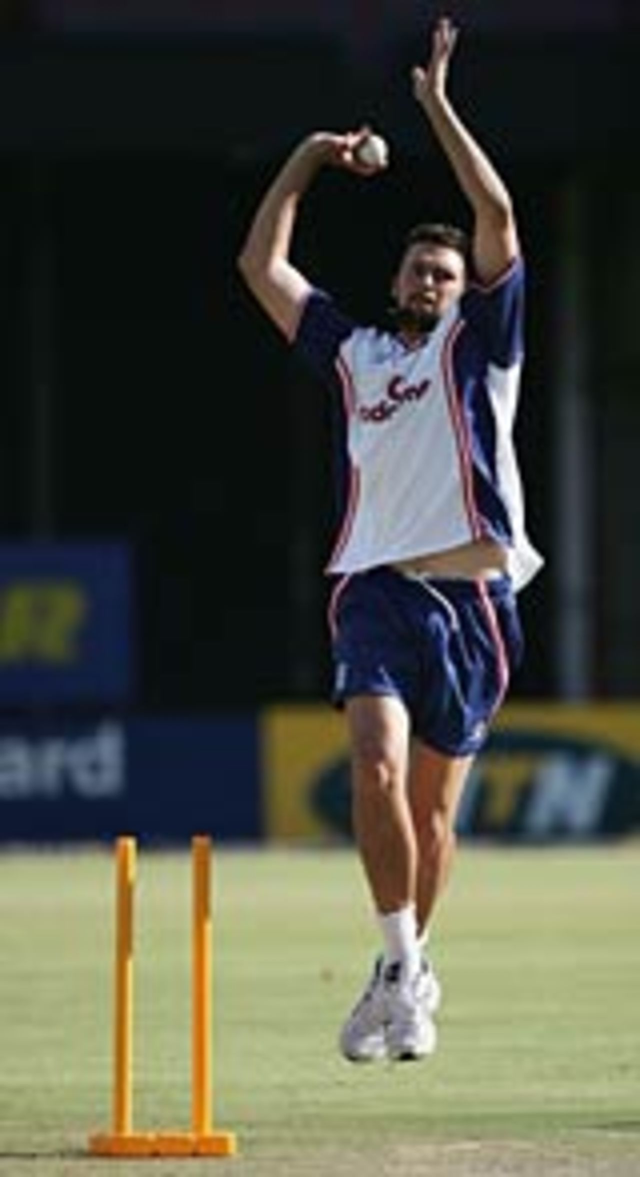 Steve Harmison in the nets at Bloemfontein, February 1, 2005