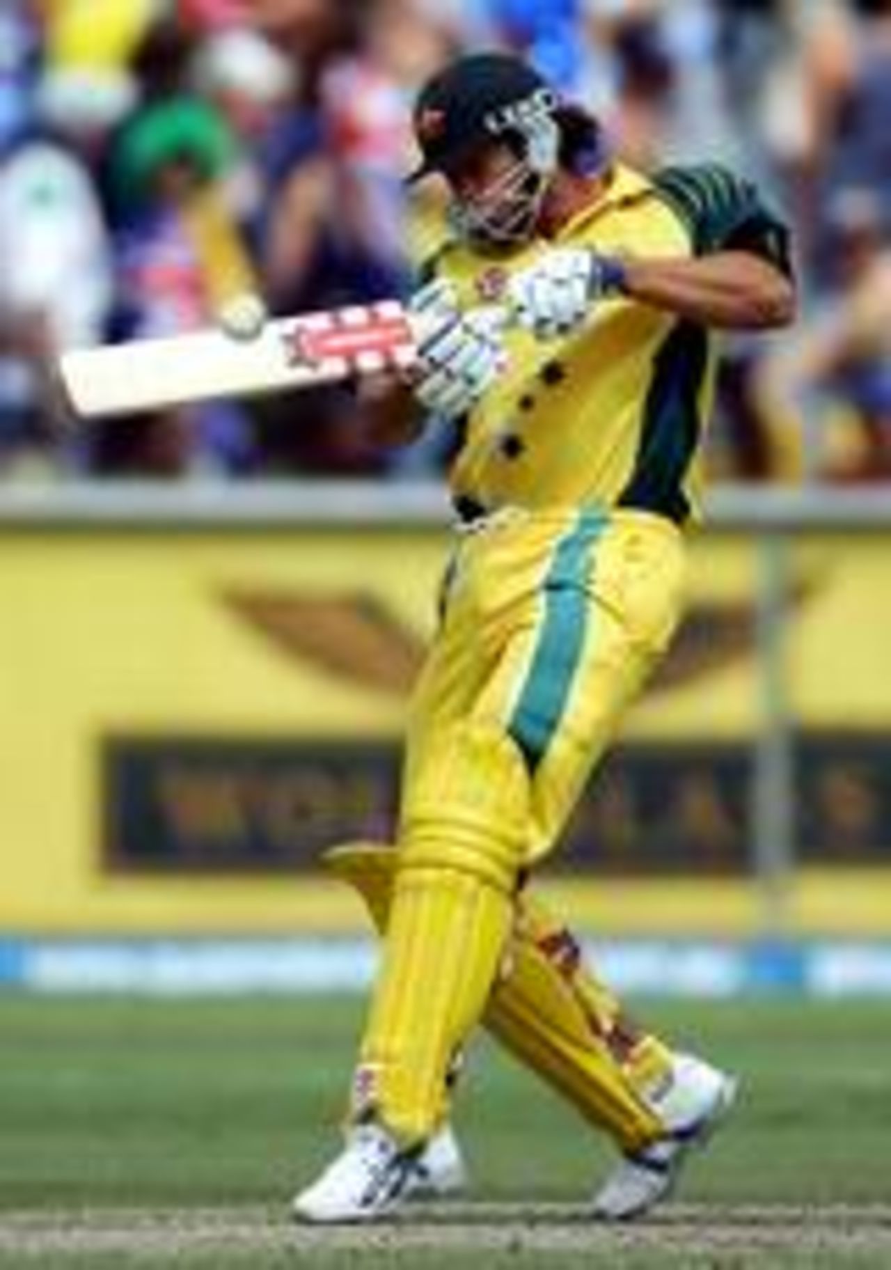Andrew Symonds on his way to a matchwinning 91, Australia v Pakistan, Melbourne, 4 February 2005