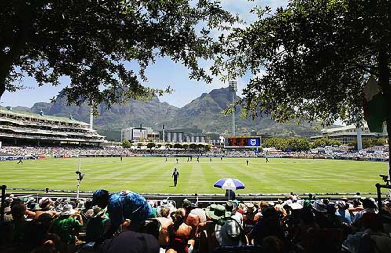 General view of Newlands cricket ground, South Africa v England 2005