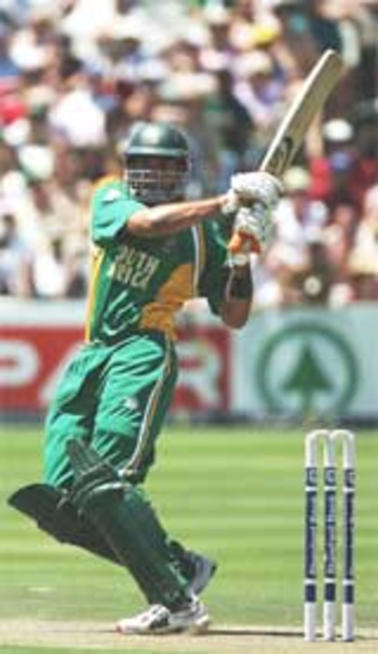 Justin Kemp hits out on his way to 57, 4th ODI, South Africa v England, Cape Town, February 6, 2005