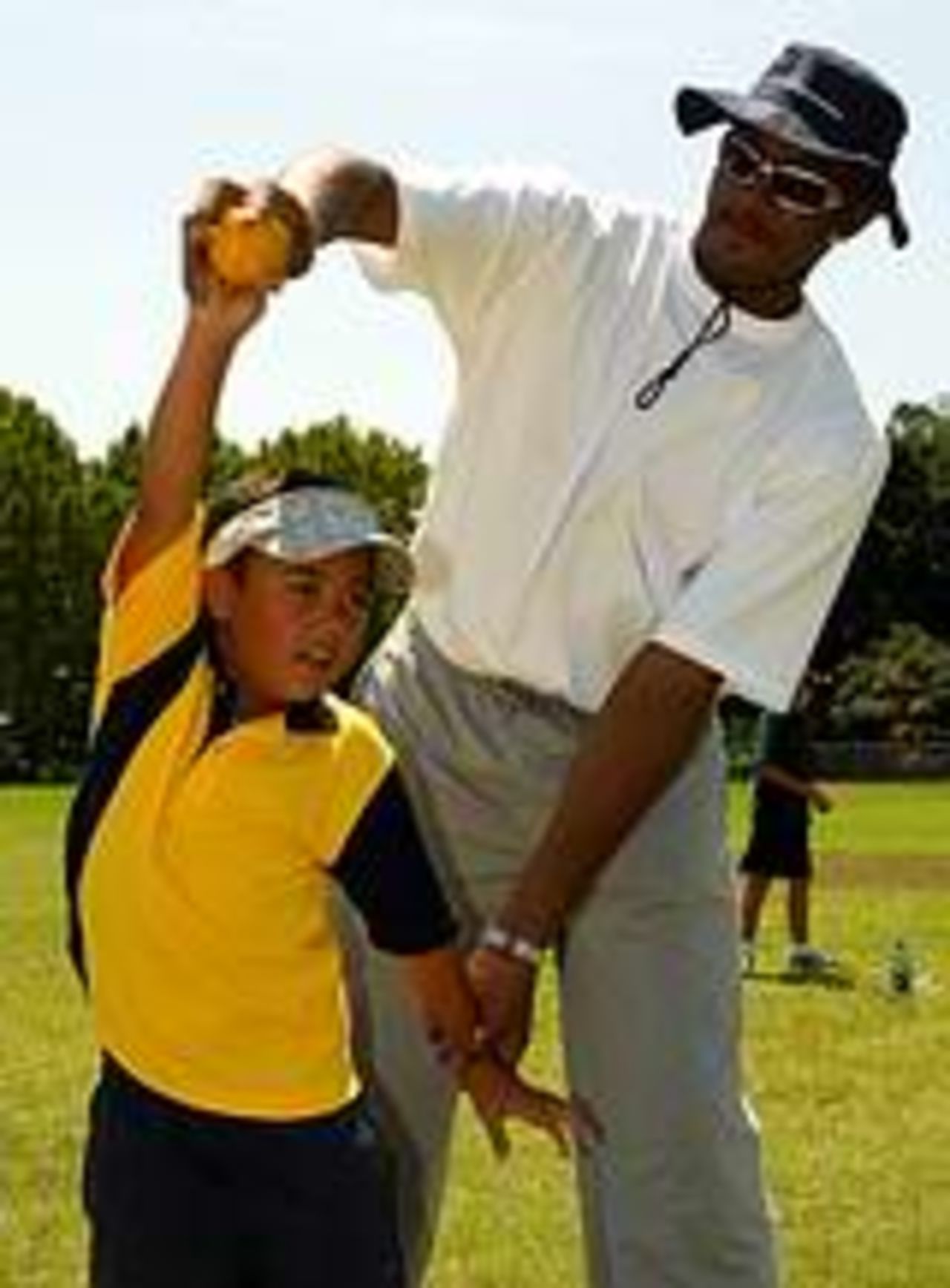Courtney Walsh at a clinic for indigenous kids in Sydney, February 8, 2005