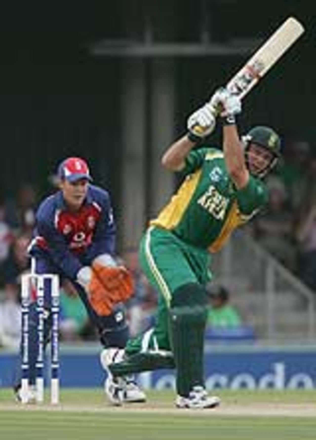 Graeme Smith gives South Africa the upper hand in the fifth one-day international at Buffalo Park, East London, February 8, 2005