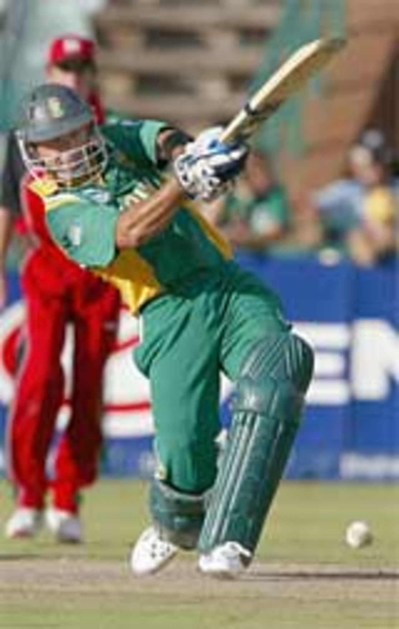 Herschelle Gibbs hits out on his way to 40, 1st ODI, South Africa v Zimbabwe, The Wanderers