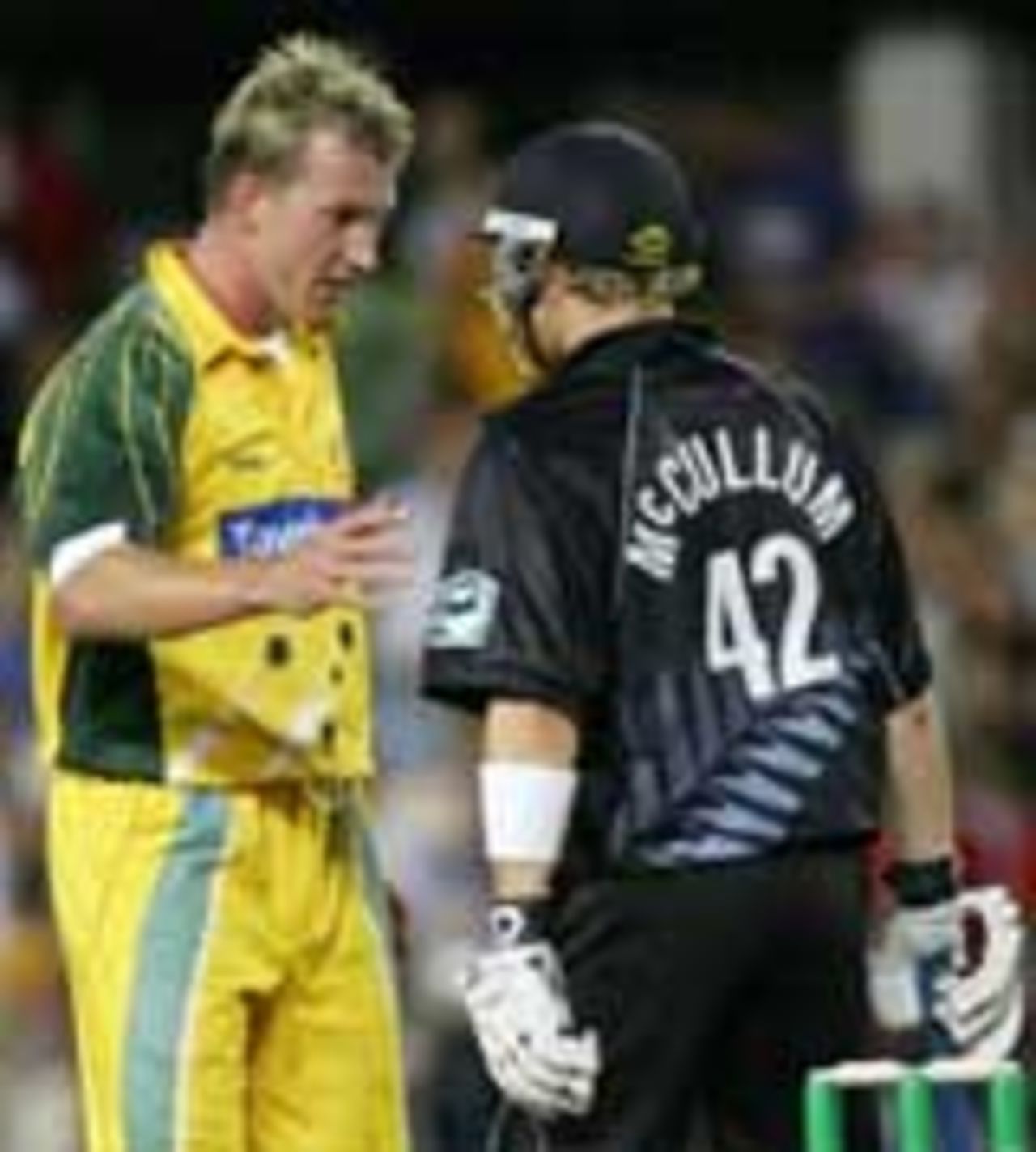 Brett Lee and Brendon McCullum exchange words, New Zealand v Australia, 3rd ODI, Auckland, February 26, 2005