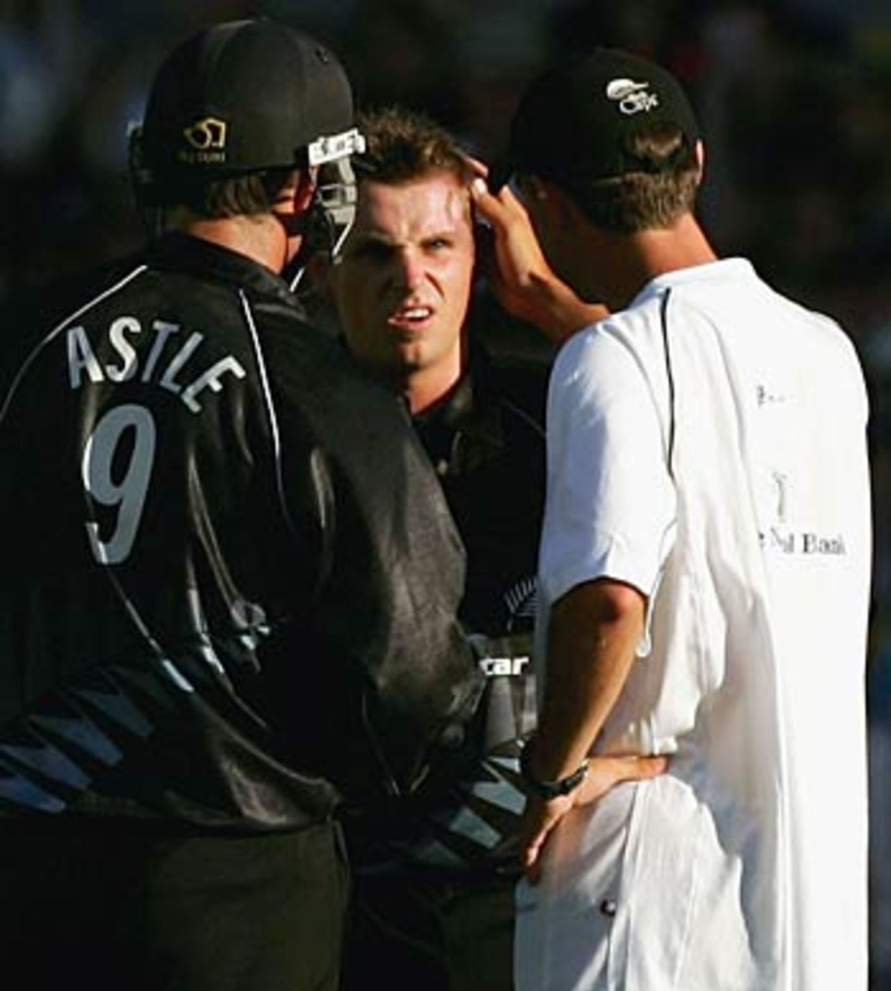 Michael Papps receives treatment after being struck by Brett Lee, New Zealand v Australia, 3rd ODI, Auckland, February 26, 2005