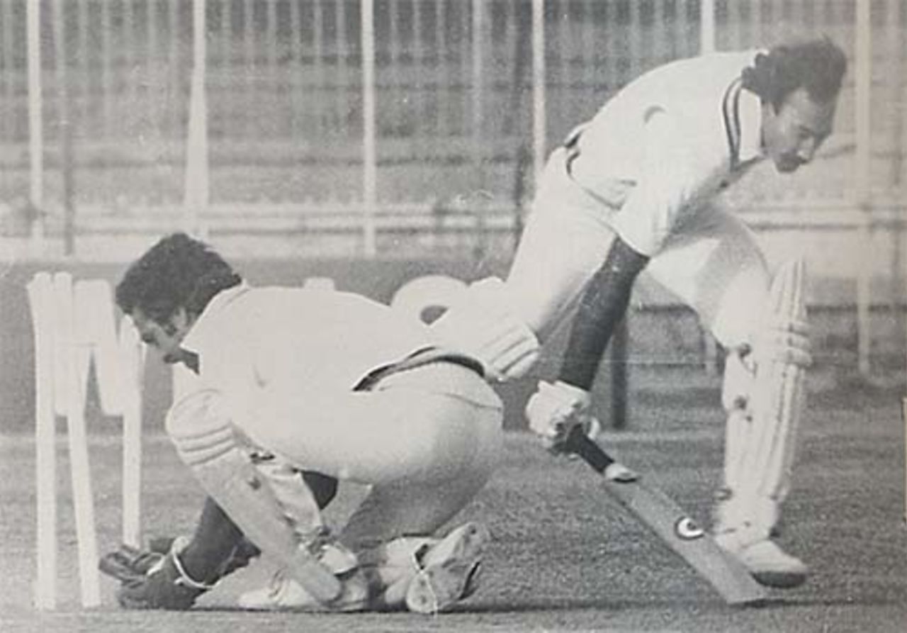 Mudassar Nazar scrambles for safety on his way to 231 at Hyderabad, Pakistan v India, 1982-83