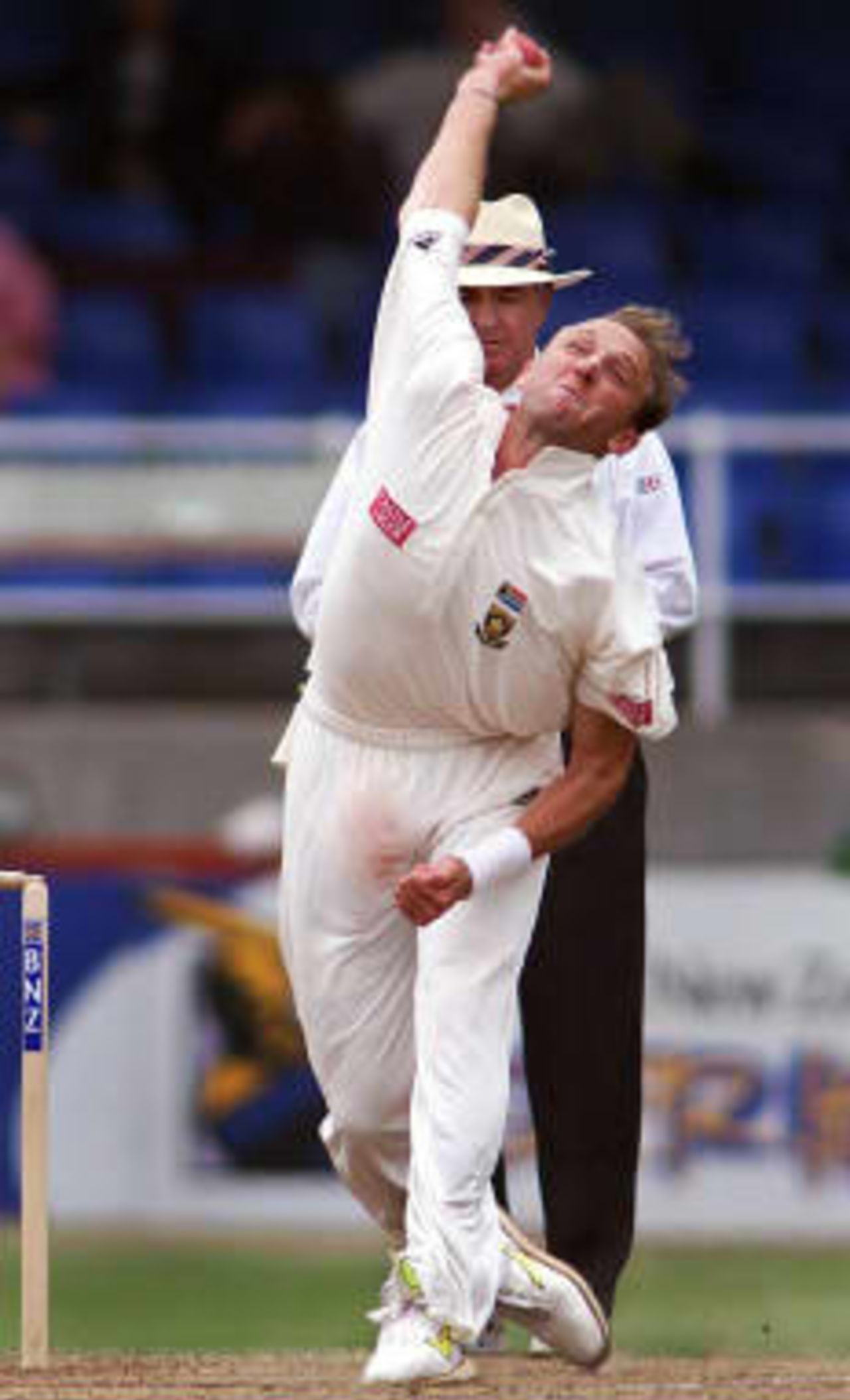 Donald bowls on the final day  - South Africa in New Zealand, 1998/99, 1st Test, New Zealand v South Africa, Eden Park, Auckland, 27,28 February, 1,2,3 March 1999.