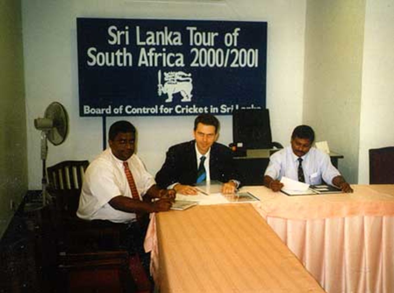 ICC Development Manager Andrew Eade with ACC Development Chairman Duleep Mendis (left) in Colombo