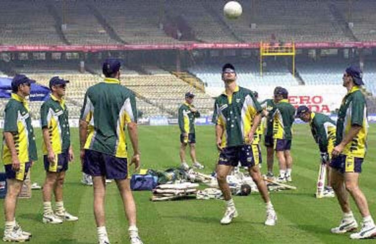 10 Mar 2001: The Aussies warm up before their training session, Eden Gardens, Kolkata