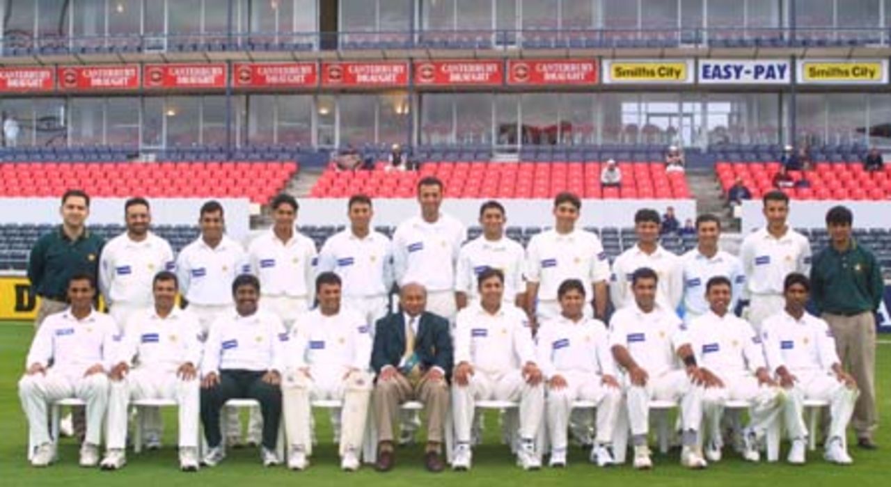 The Pakistan touring party pose for a team photograph before the second day's play begins. 2nd Test: New Zealand v Pakistan at Jade Stadium, Christchurch, 15-19 March 2001 (16 March 2001).