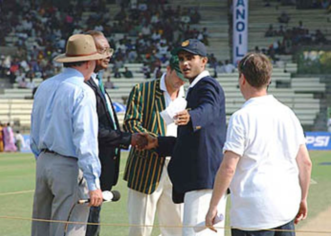 18 Mar 2001: Australia in India, India v Australia 3rd Test, MA Chidambaram Stadium, Chepauk, Chennai, 18-22 Mar 2001(Day 1).