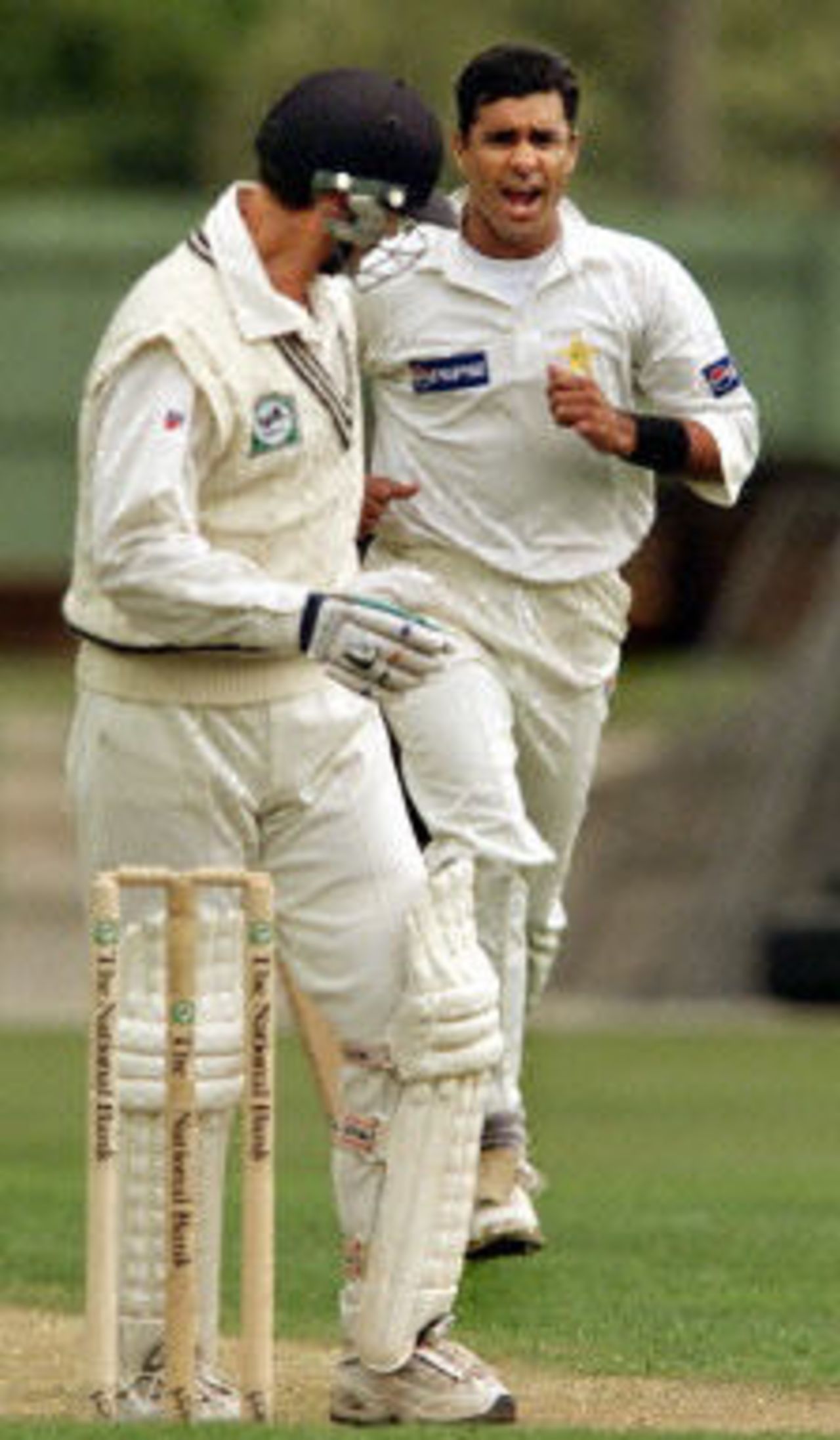 Waqar Younis celebrates the wicket of Nathan Astle, day 1, 2nd Test at Christchurch, 15-19 March 2001.