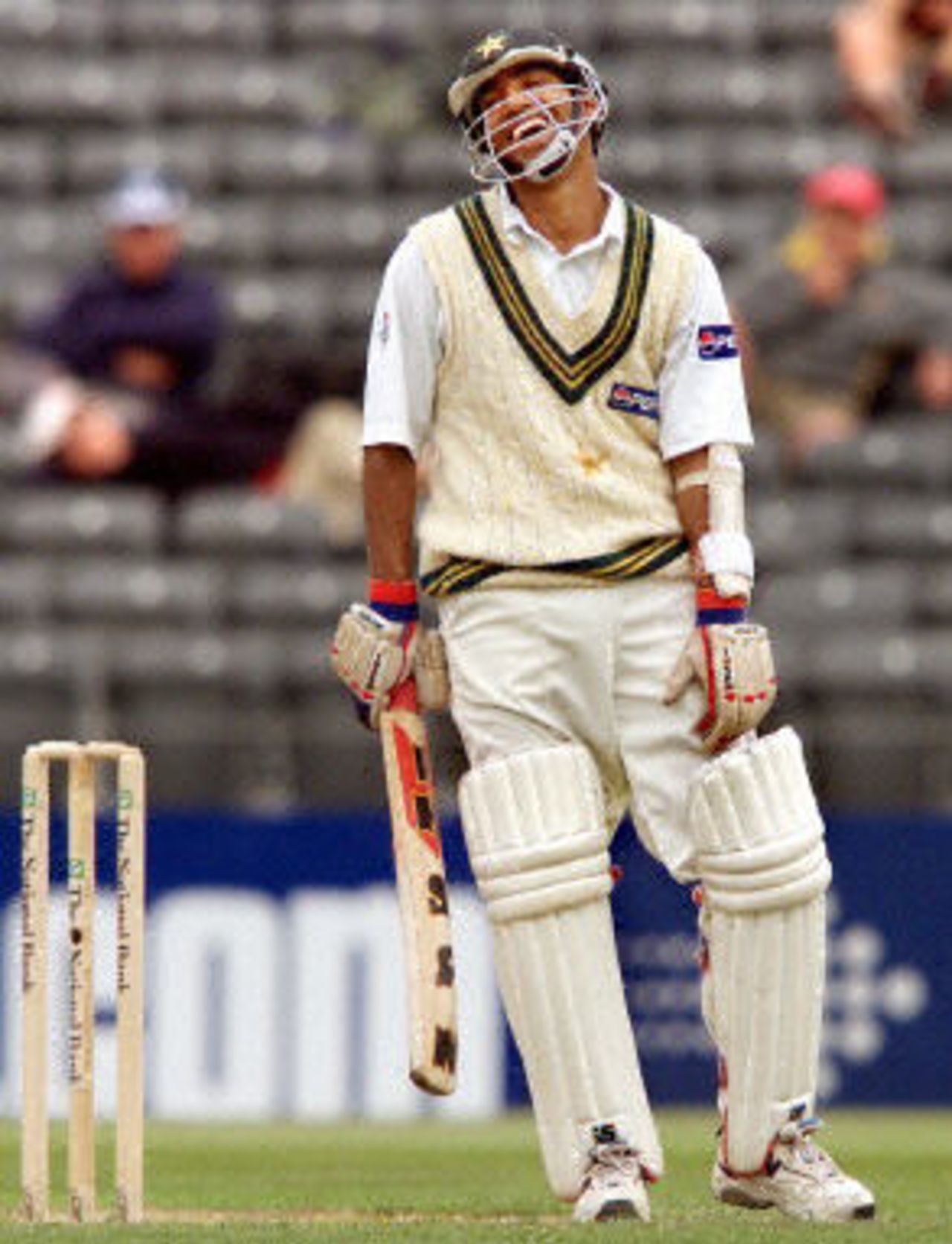 Yousuf Youhana laughs after taking evasive action to avoid a bouncer from paceman Daryl Tuffey, day 3, 2nd Test at Christchurch, 15-19 March 2001.