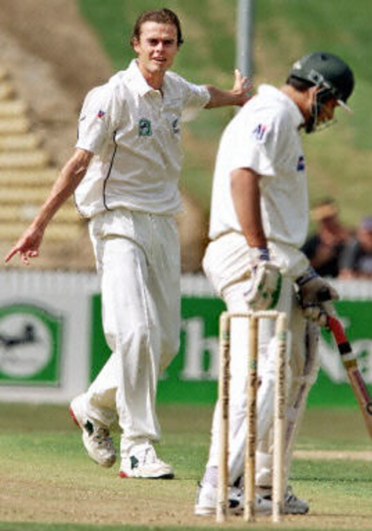 Chris Martin celebrates taking the wicket of Inzamam-ul-Haq, day 1, 3rd Test at Hamilton, 27-31 March 2001.