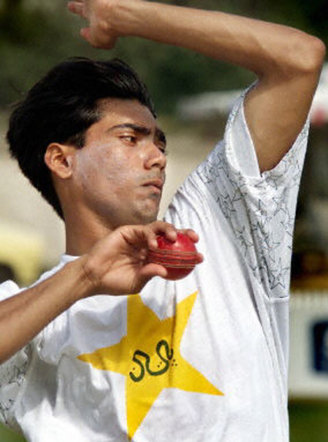 Mohammad Sami sends down another delivery in the nets, day before, 3rd Test at Hamilton, 26 March 2001.