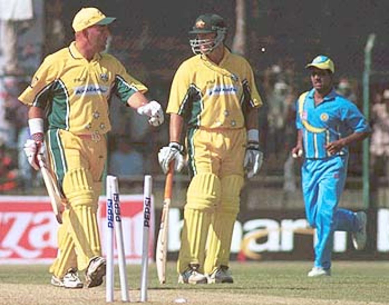 28 Mar 2001: Australia in India 2000/01, 2nd One-Day International, India v Australia, Nehru Stadium, Pune.