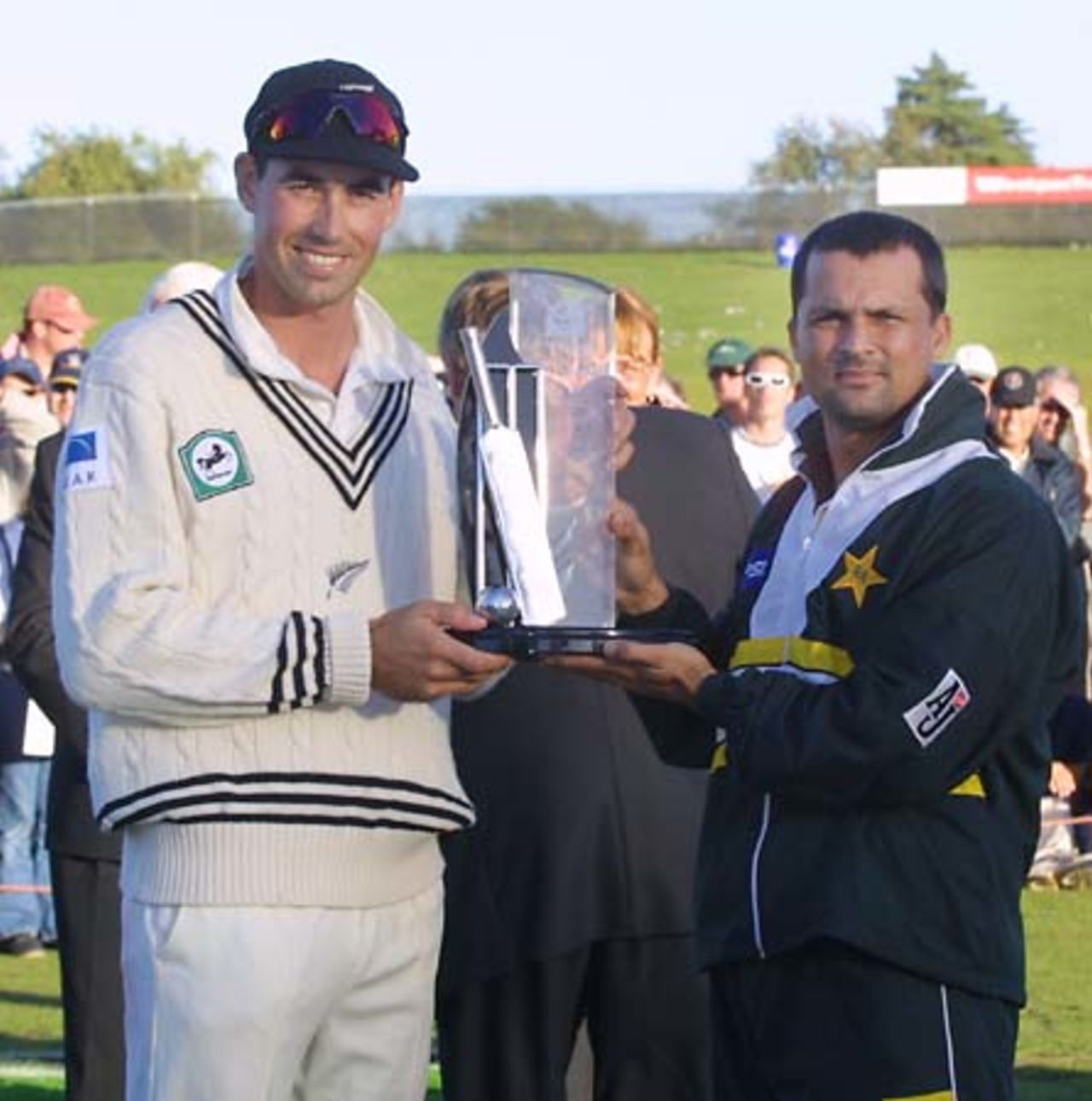 New Zealand captain Stephen Fleming and Pakistan touring captain Moin Khan (Inzamam-ul-Haq captained the third Test side for the injured Moin) jointly hold the National Bank Test Series trophy. The series was drawn 1-1 after New Zealand completed an innings and 185 run victory, the largest victory for New Zealand and the largest defeat for Pakistan in their respective Test histories. 3rd Test: New Zealand v Pakistan at WestpacTrust Park, Hamilton, 27-31 March 2001 (Day 4).