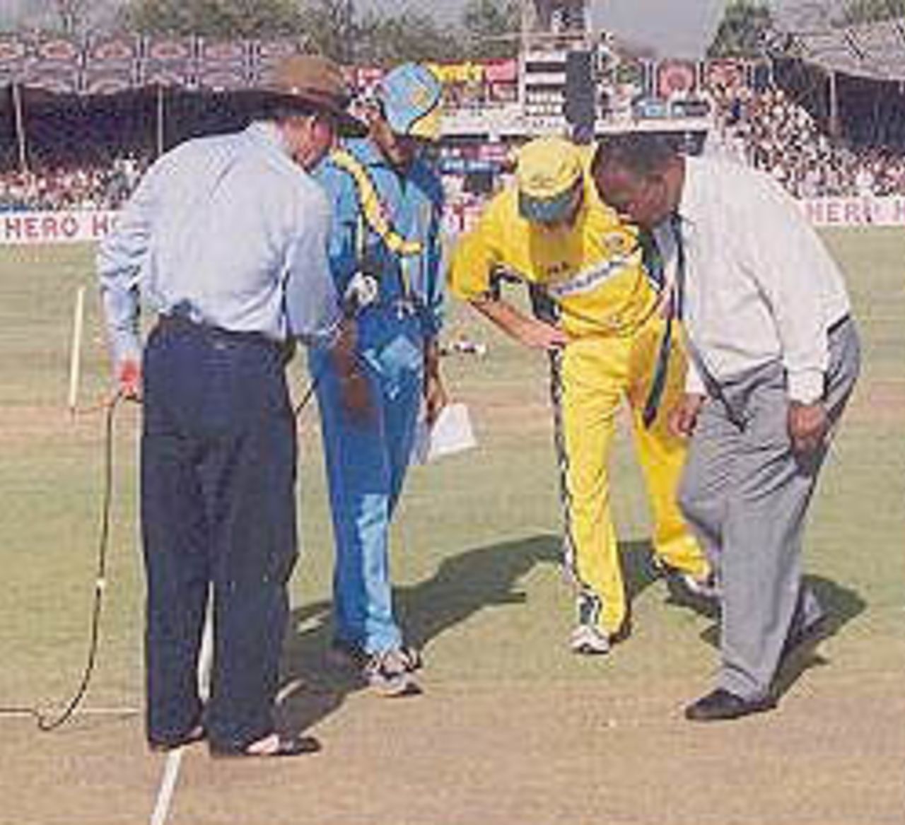 31 March 2001: Australia in India, 2000/01, 3rd One-Day International, India v Australia, Nehru Stadium, Indore.