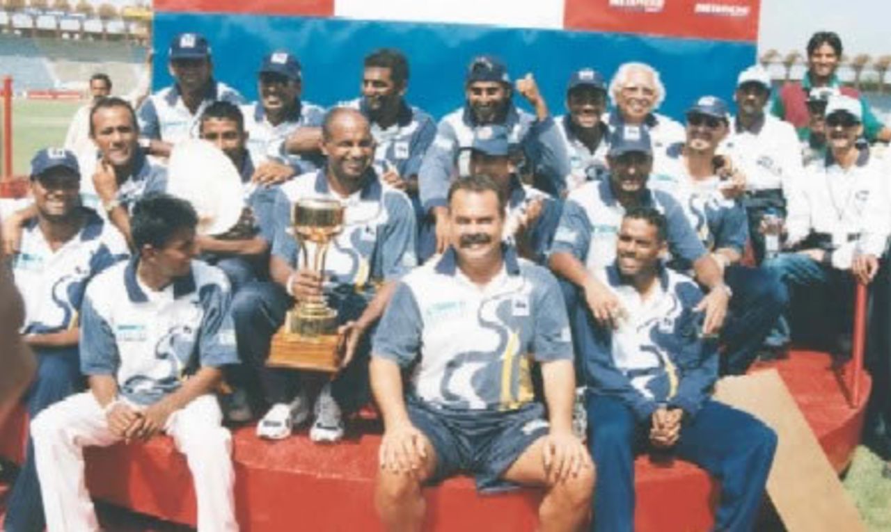 The Sri Lanka team on the stage after winning the ATC final, Gaddafi Stadium Lahore, 10 Mar 2002