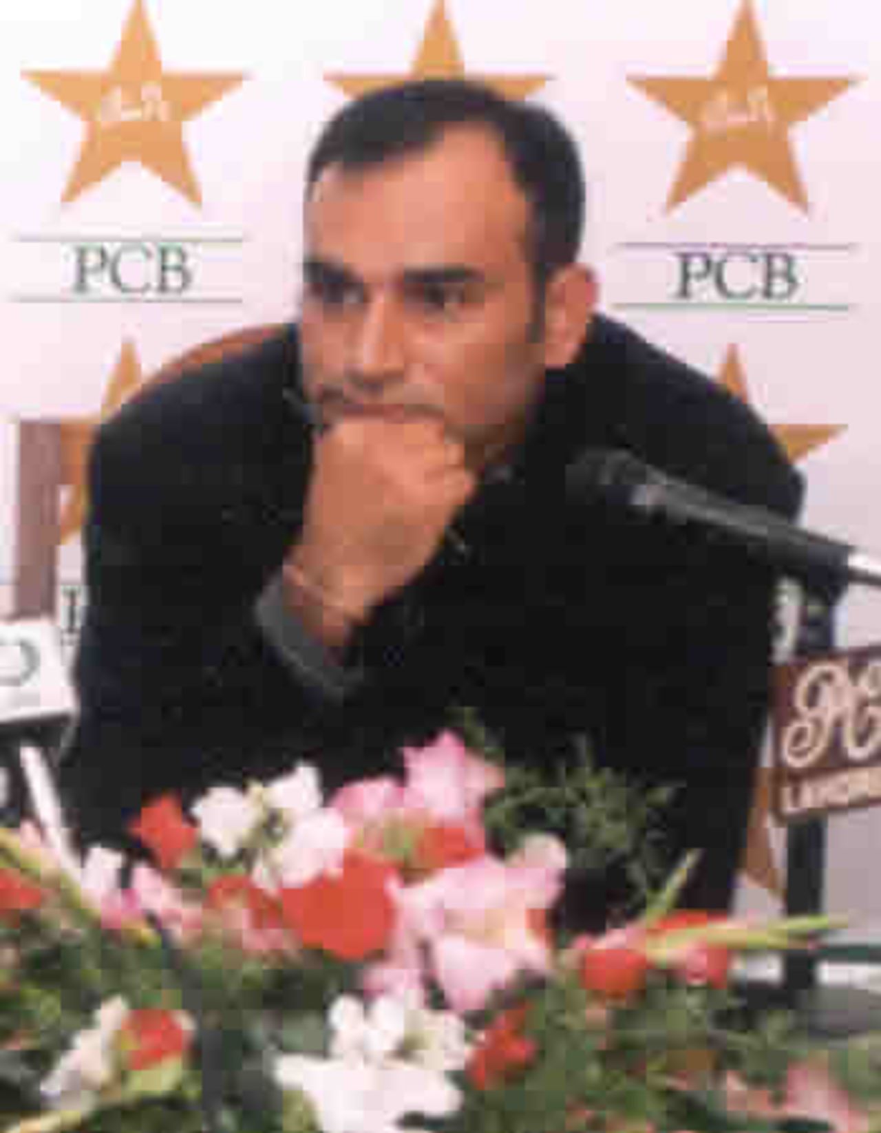 Aamer Sohail at the Press Conference, Lahore, 20th March 2003