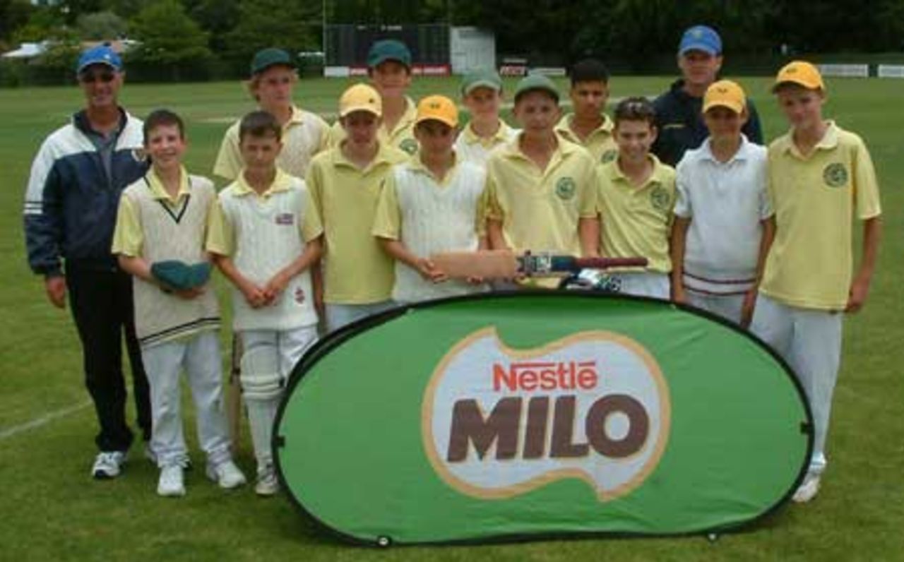 Murrays Bay Intermediate, winners of the 2002 MILO Cup.