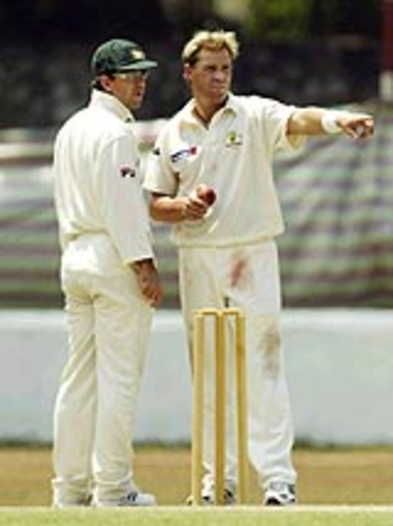 Shane Warne sets his field, Australia v SLC Board XI, Colombo, March 4, 2004