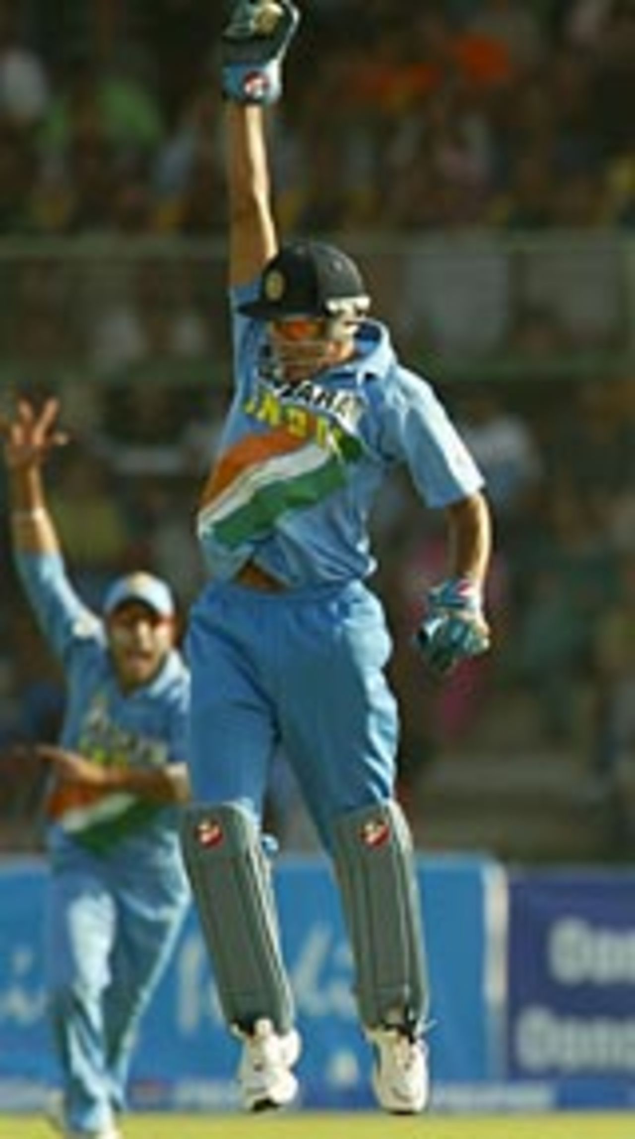 Rahul Dravid celebrates catching Inzamam-ul-Haq, Pakistan v India, 1st ODI, Karachi, March 13, 2004