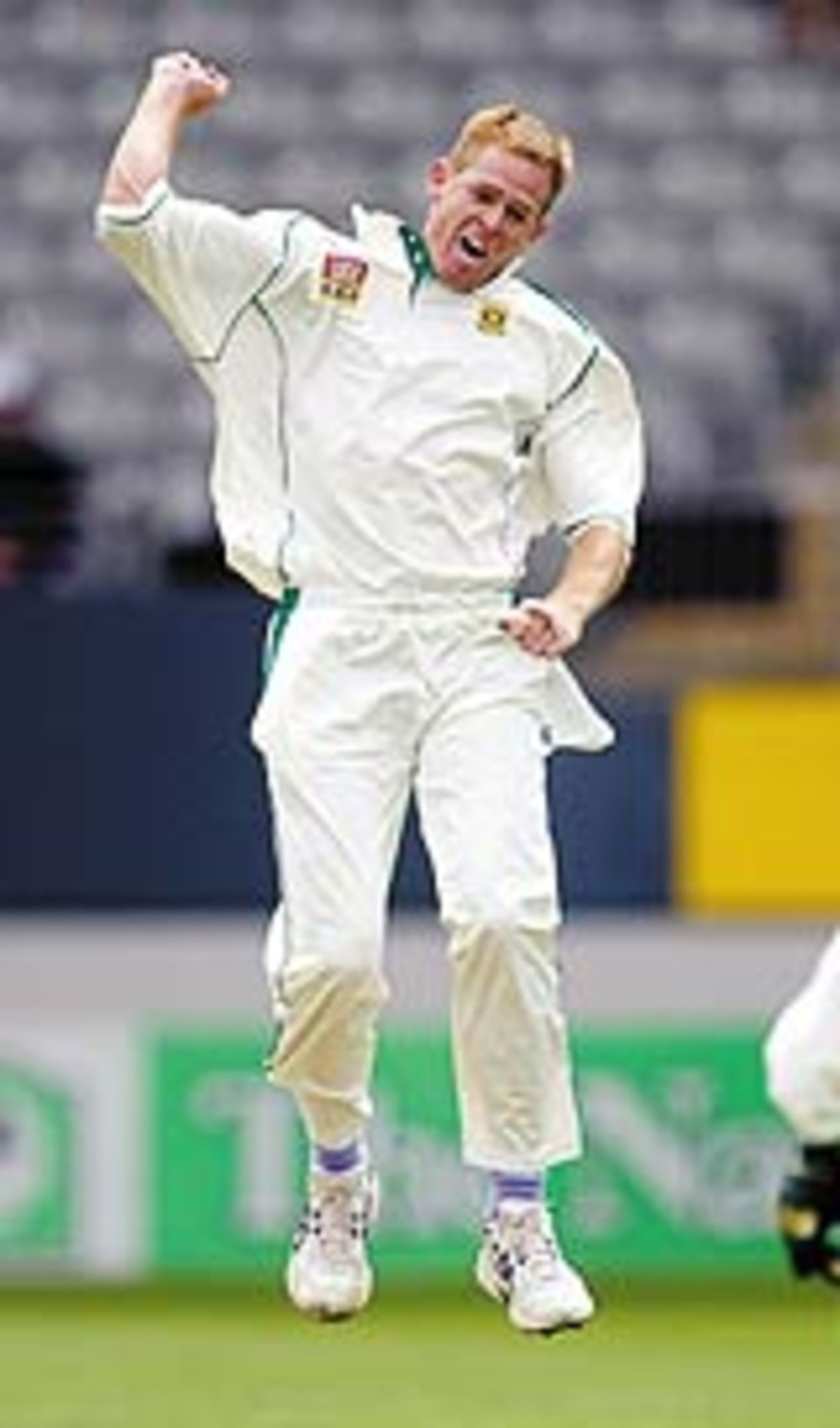 Shaun Pollock celebrates his 331st wicket, New Zealand v South Africa, 2nd Test, Auckland, 2nd day, March 19th, 2004