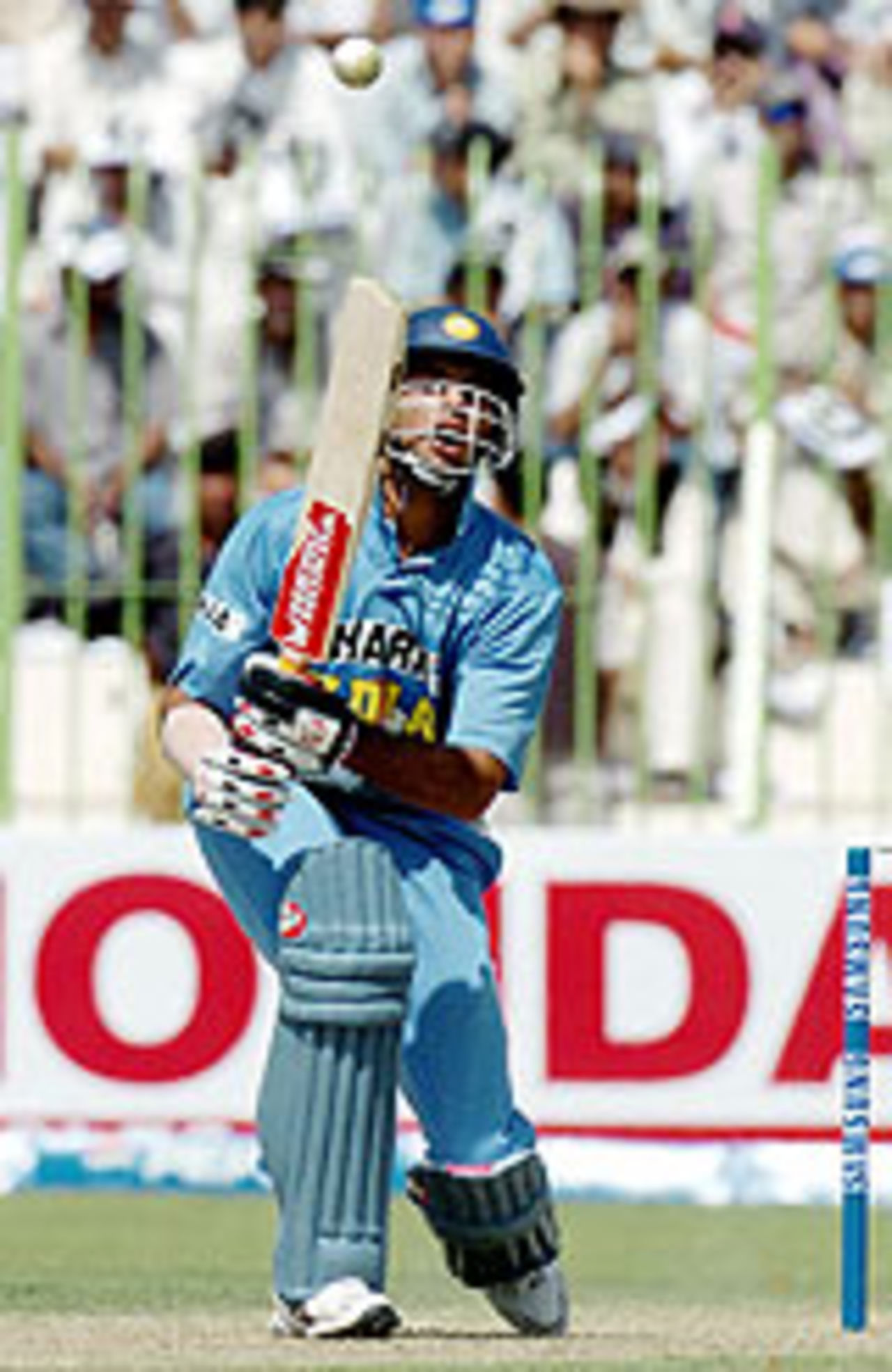Yuvraj Singh's 65 propped up India, Pakistan v India, 3rd ODI, Peshawar, March 19