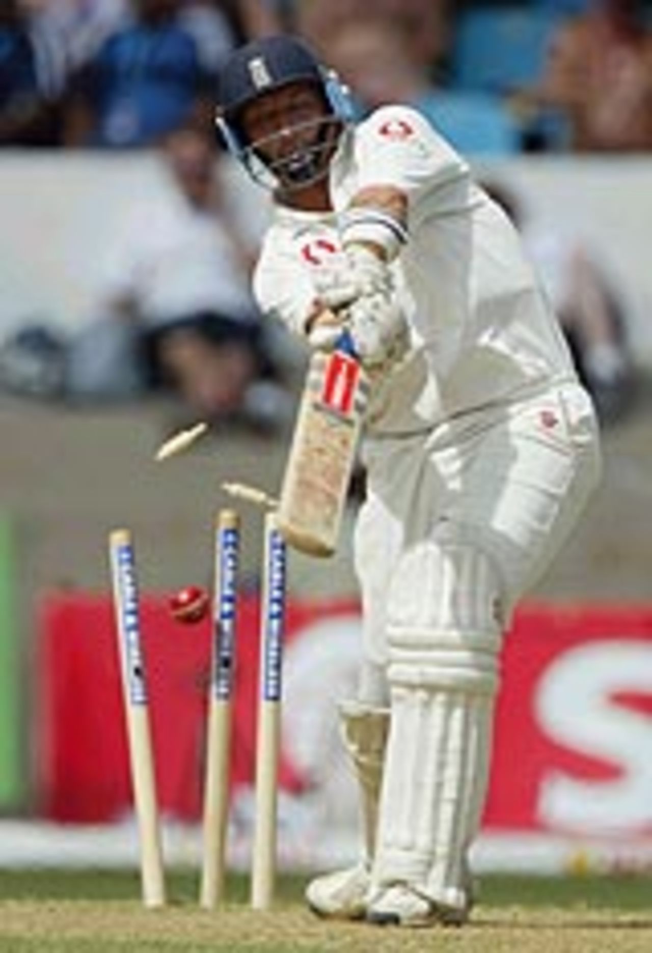 Nasser Hussain bowled by Tino Best, West Indies v England, 2nd Test, Trinidad, 2nd day, March 20, 2004
