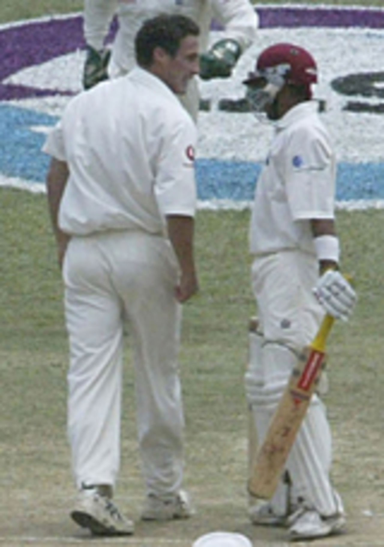 Simon Jones yells at Ramnaresh Sarwan, West Indies v England, 2nd Test, Trinidad, March 22, 3004