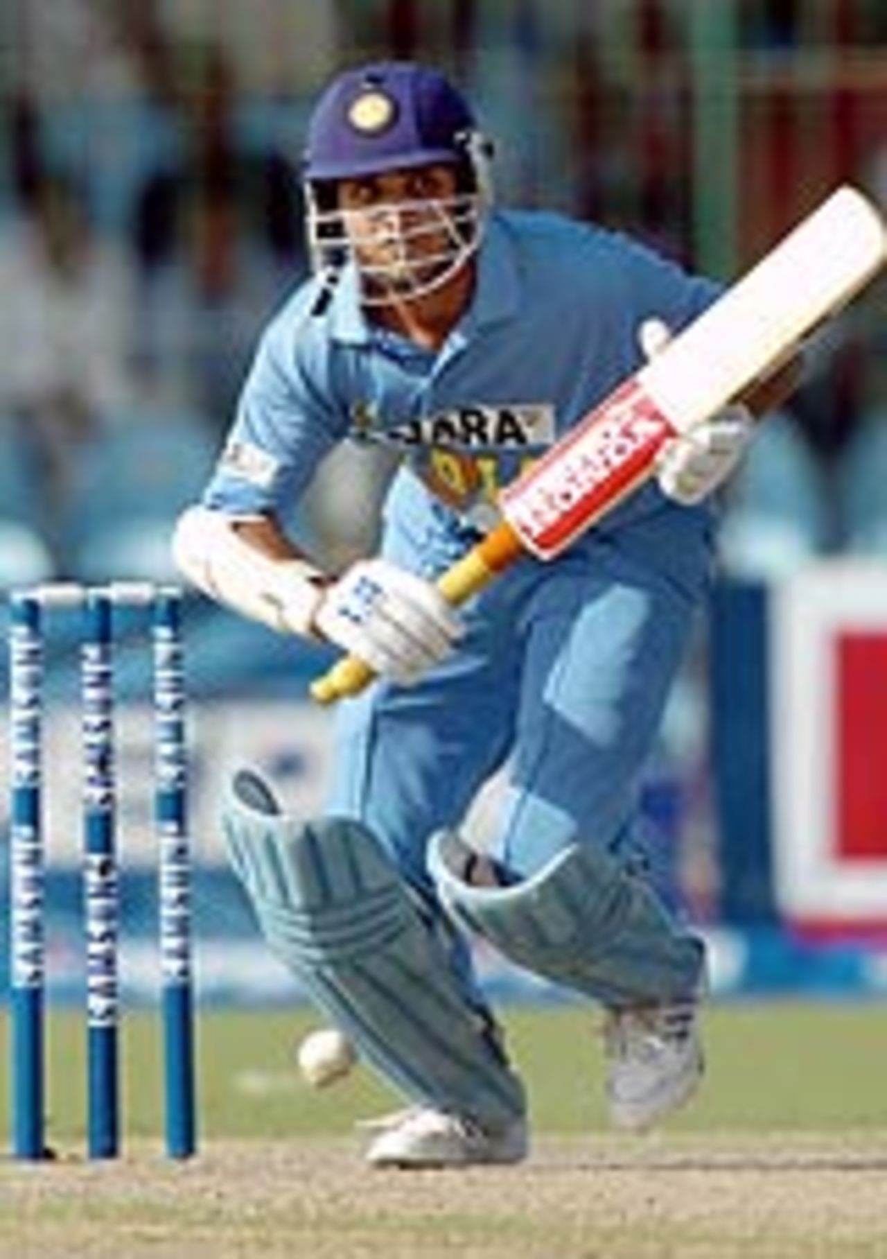 Sourav Ganguly runs between the wickets, Pakistan v India, 5th ODI, Lahore, March 24, 2004