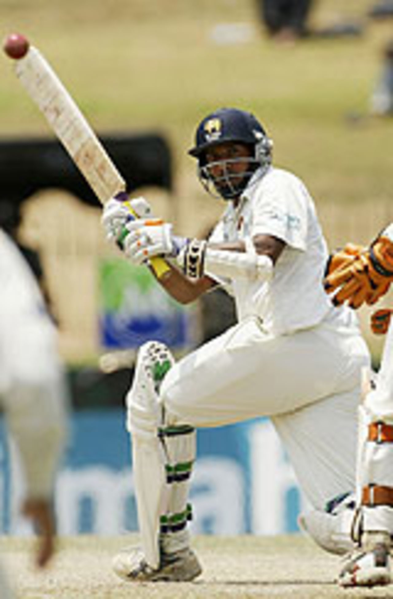 Thilan Samaraweera sweeps the ball fine, Sri Lanka v Australia, 3rd Test, Colombo, 5th day, March 28, 2004