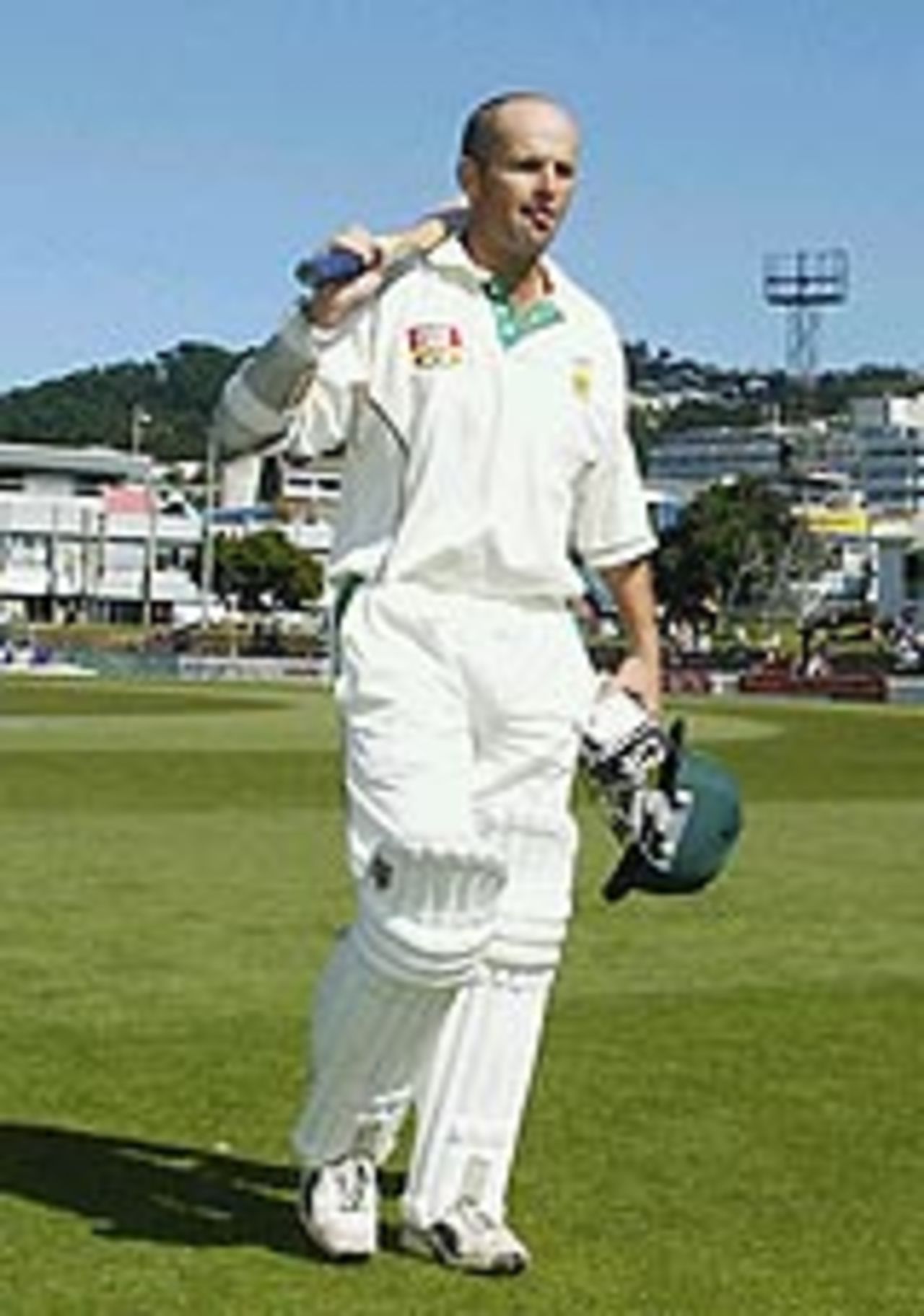 Gary Kirsten walks back after being dismissed in his last Test innings, New Zealand v South Africa, 3rd Test, Wellington, 5th day, March 30, 2004