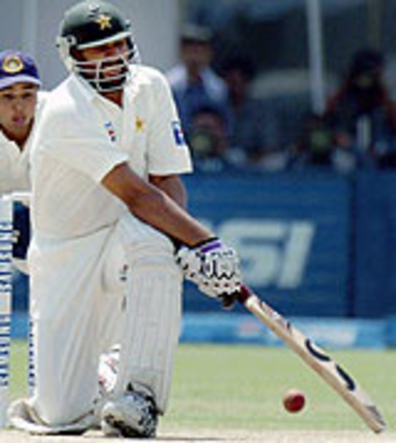 Inzamam-ul-Haq sweeps, Pakistan v India, 1st Test, Multan, 3rd day, March 30, 2004