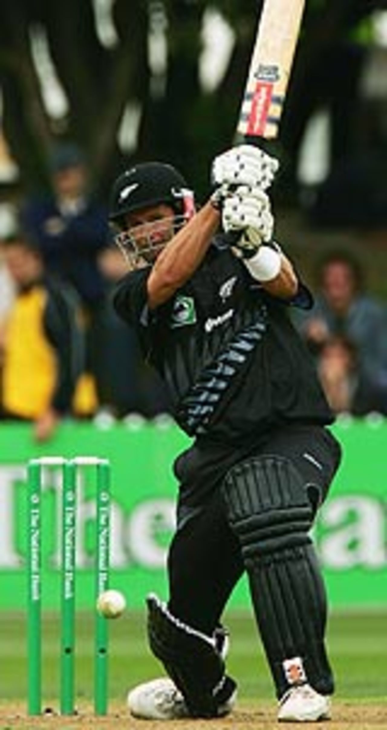 Chris Cairns lashes out during his cameo, New Zealand v Australia, 4th ODI, Wellington, March 1, 2005