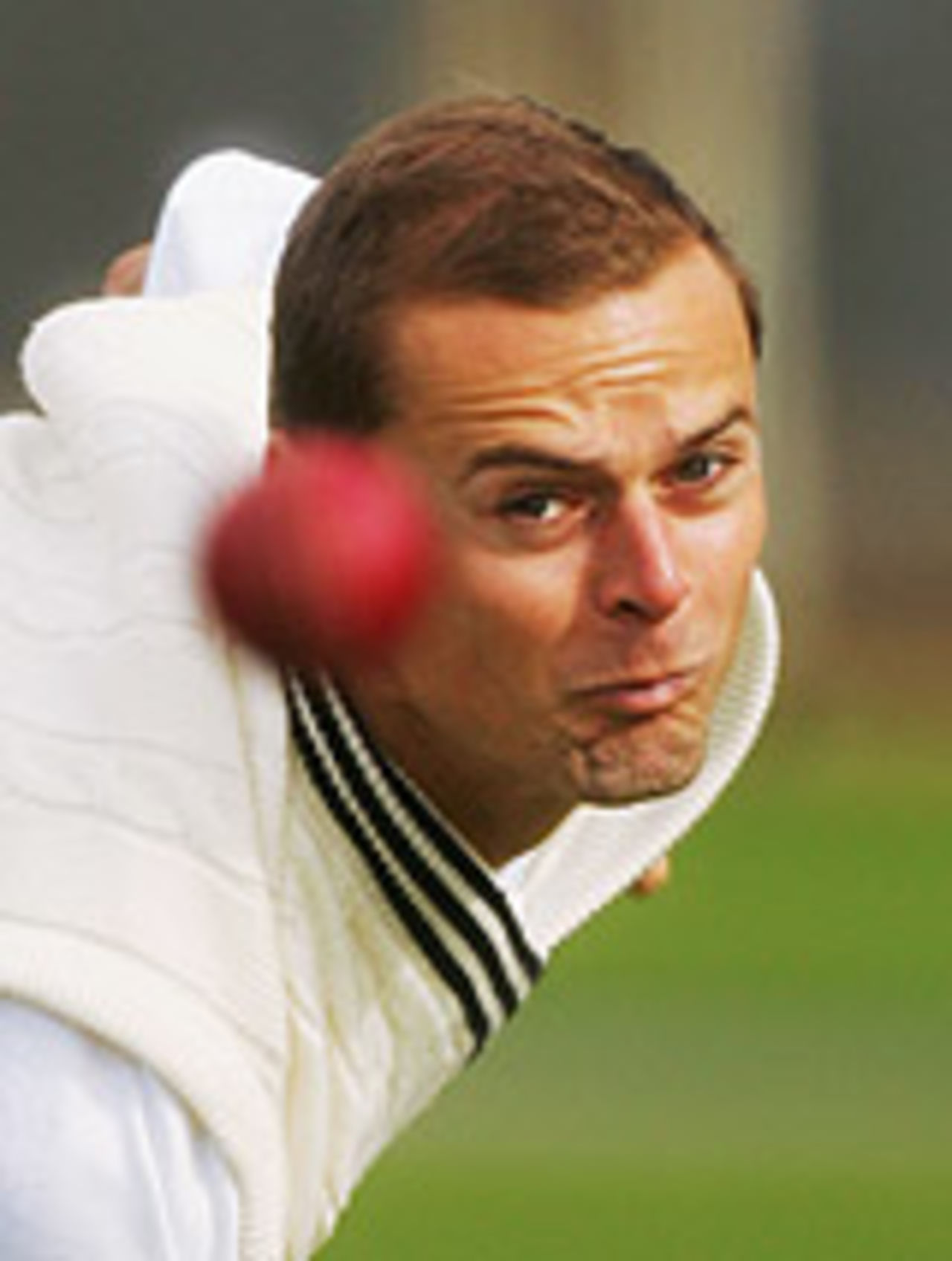 Chris Martin bowls at a practice session, New Zealand v Australia, Christchurch, March 9, 2005
