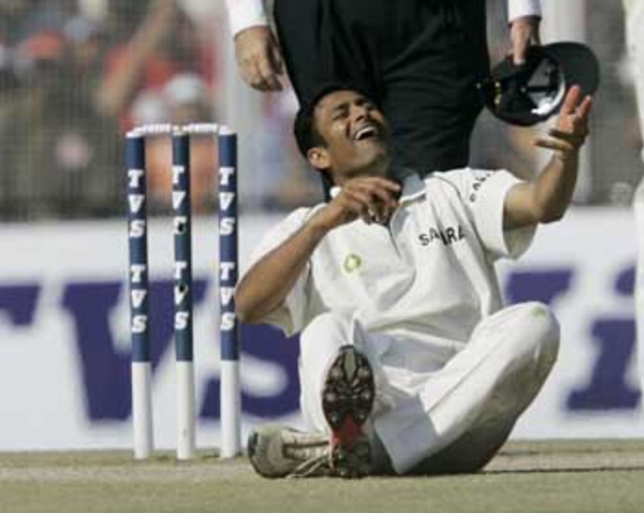The joy on Anil Kumble's face, after he plucked a surprise catch, tells a story, India v Pakistan, 1st Test, Mohali, 5th day, March 12, 2005