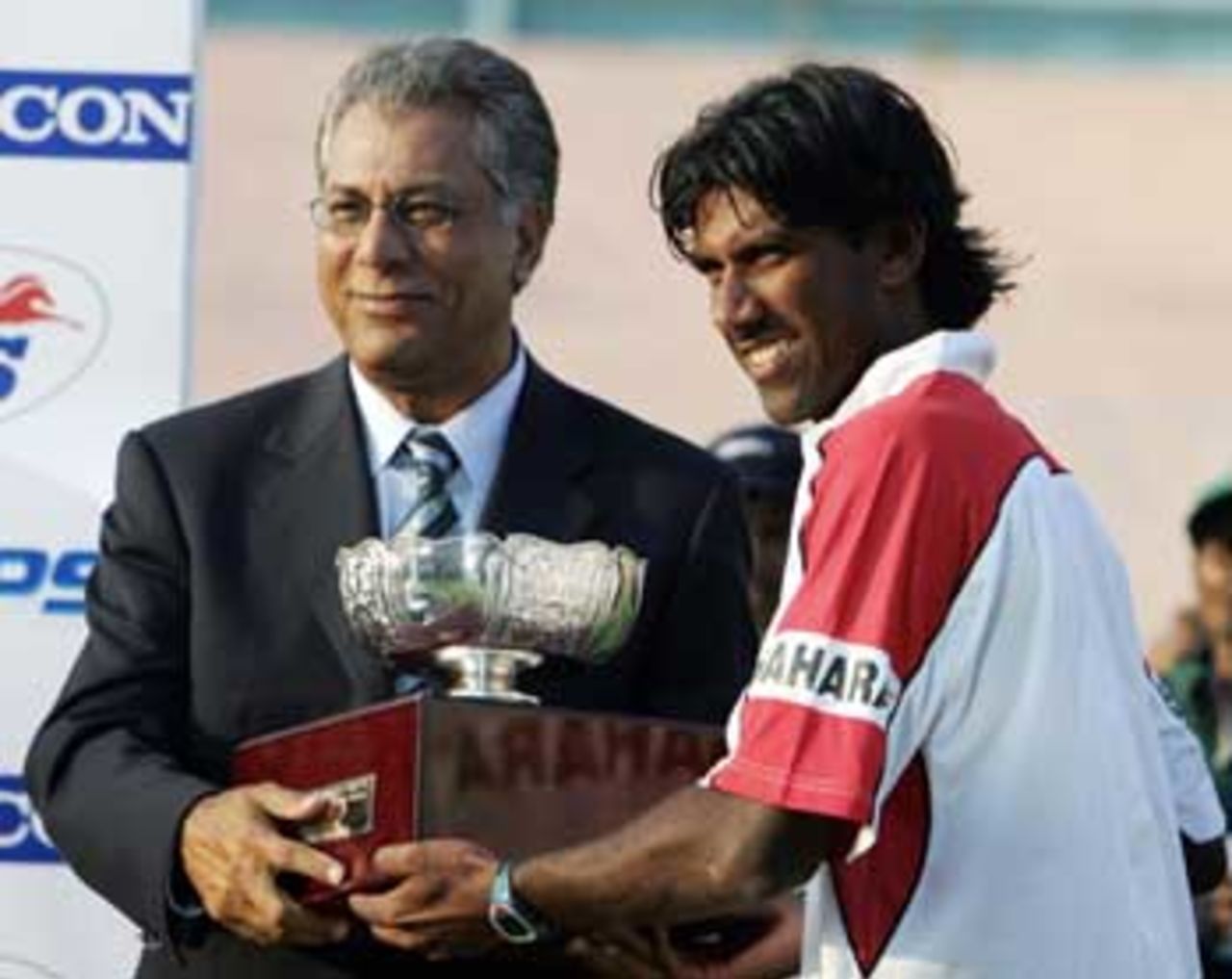 In all this L Balaji, who took nine wickets in the match, was not forgotten, India v Pakistan, 1st Test, Mohali, 5th day, March 12, 2005