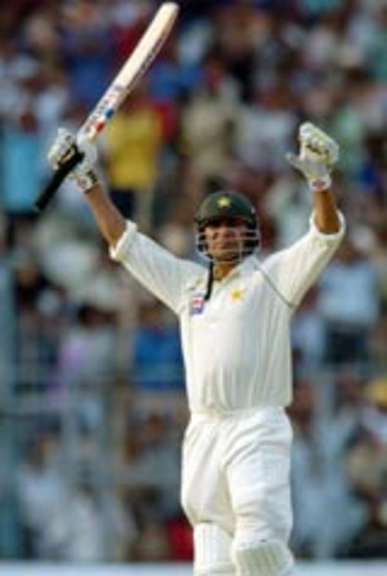 Younis Khan acknowledges the crowd after getting his century, India v Pakistan, 2nd Test, Kolkata, March 17, 2005